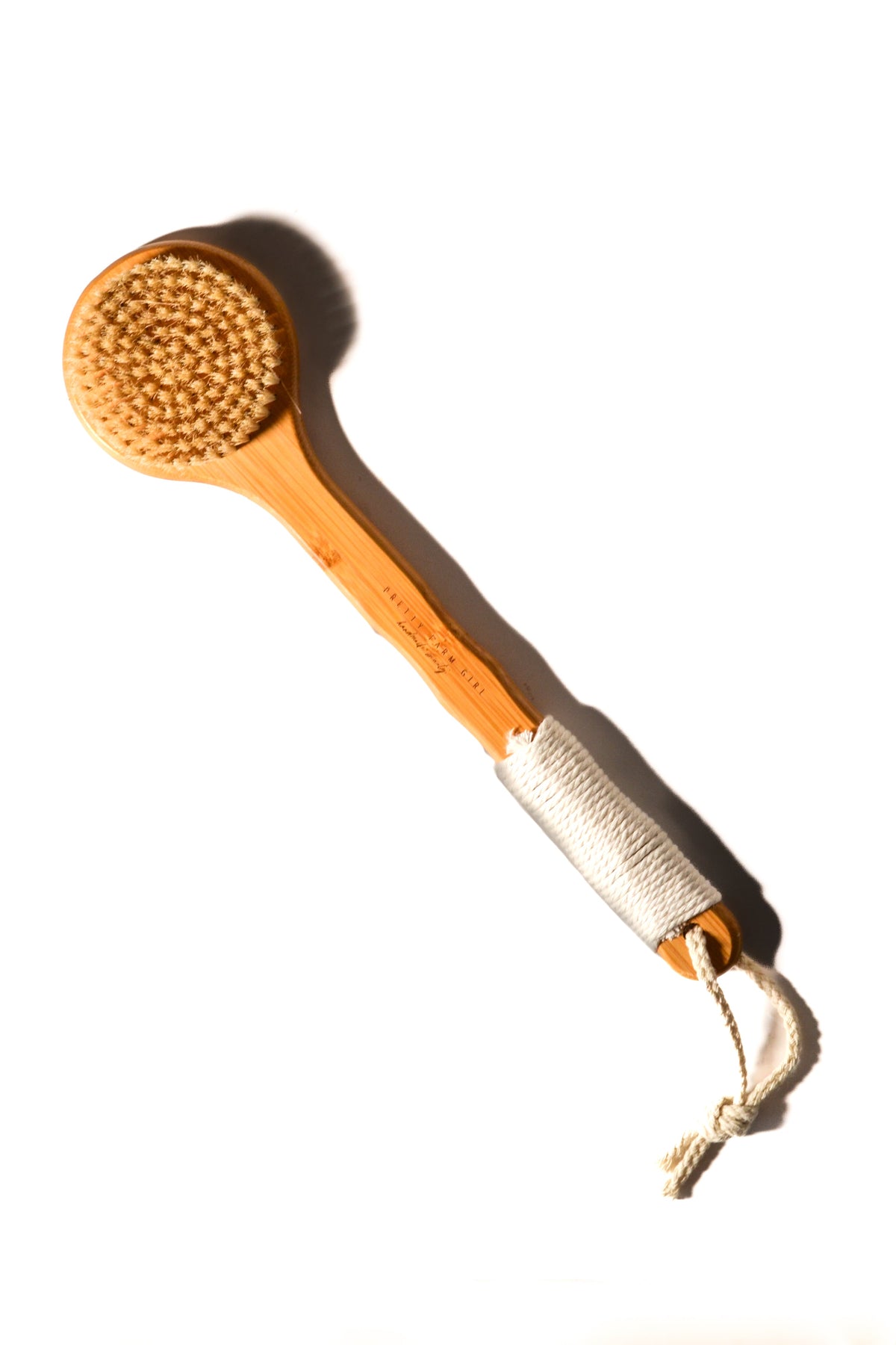 Bamboo dry brush with sisal bristles