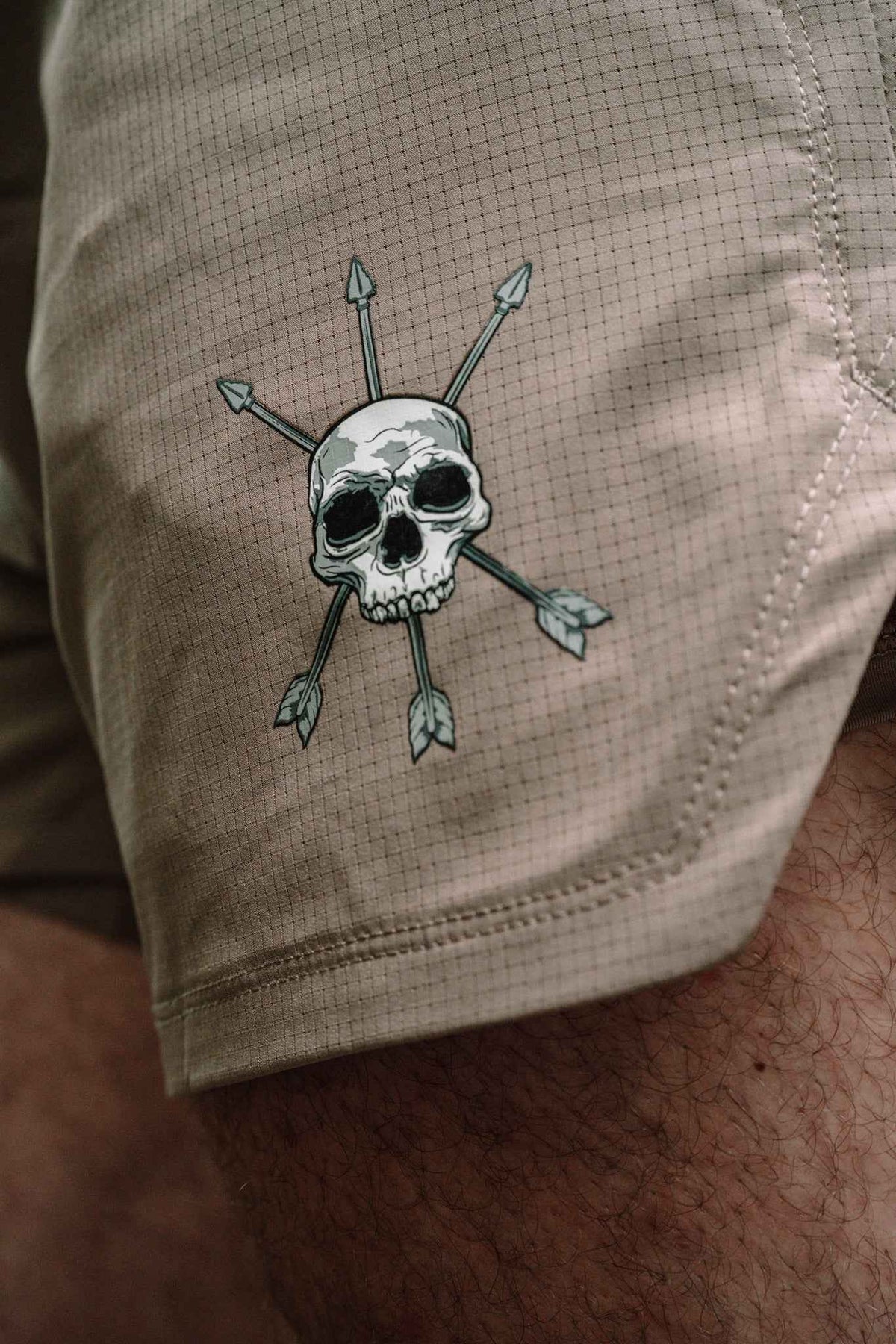 MEN’S | HYBRIFLEX SHORT: TAN